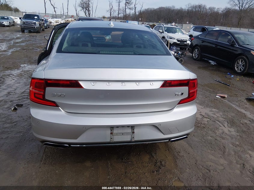 2018 Volvo S90 T6 Momentum VIN: LVY992MK5JP033081 Lot: 44477859