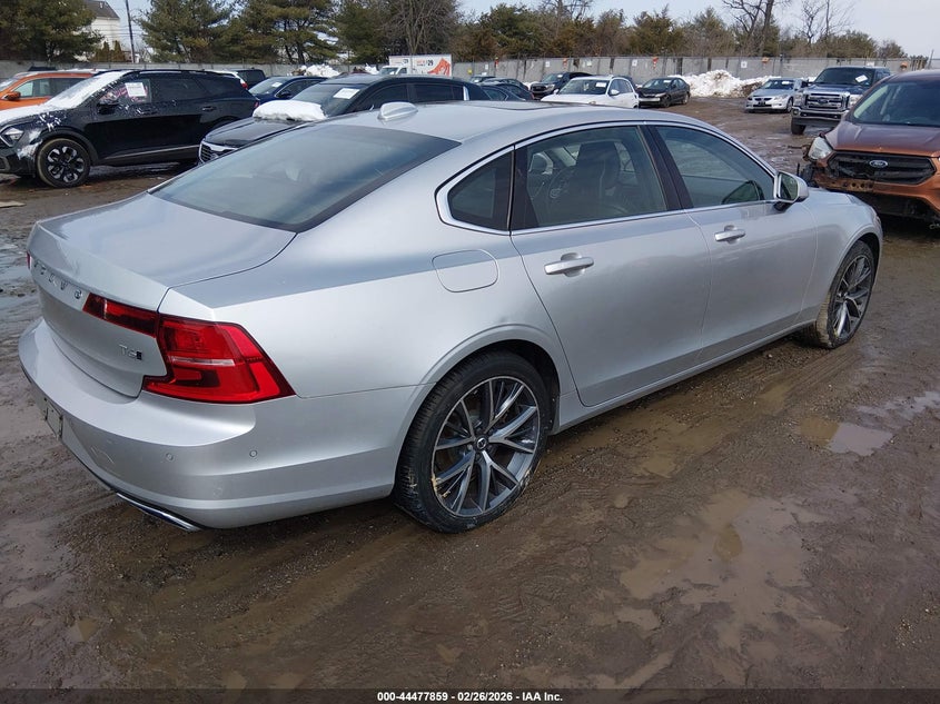 2018 Volvo S90 T6 Momentum