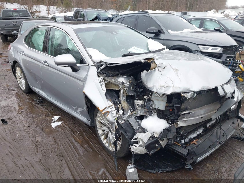 2019 Toyota Camry Hybrid Xle