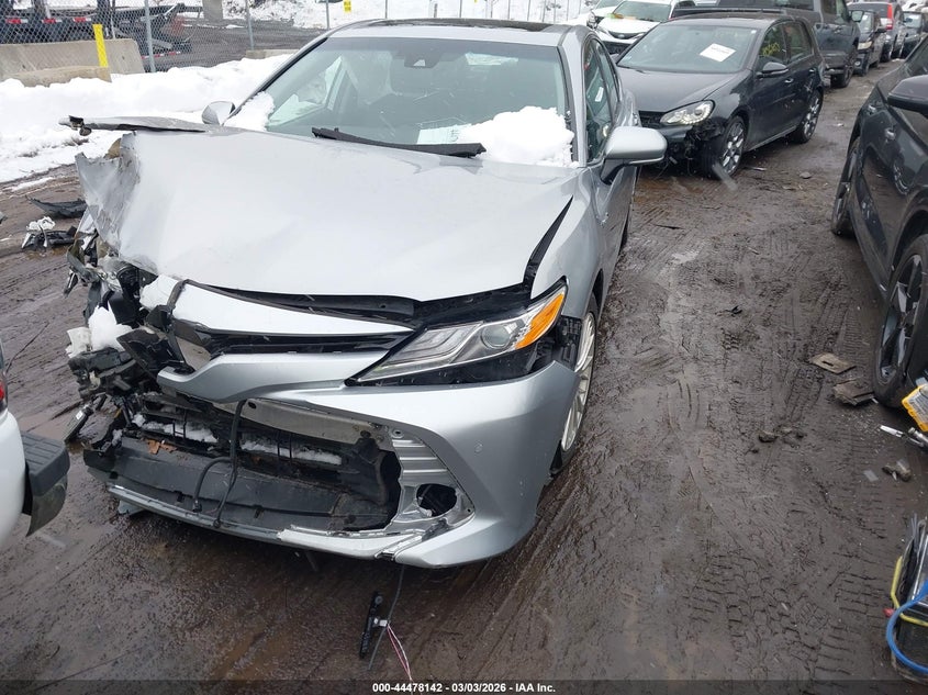 2019 Toyota Camry Hybrid Xle