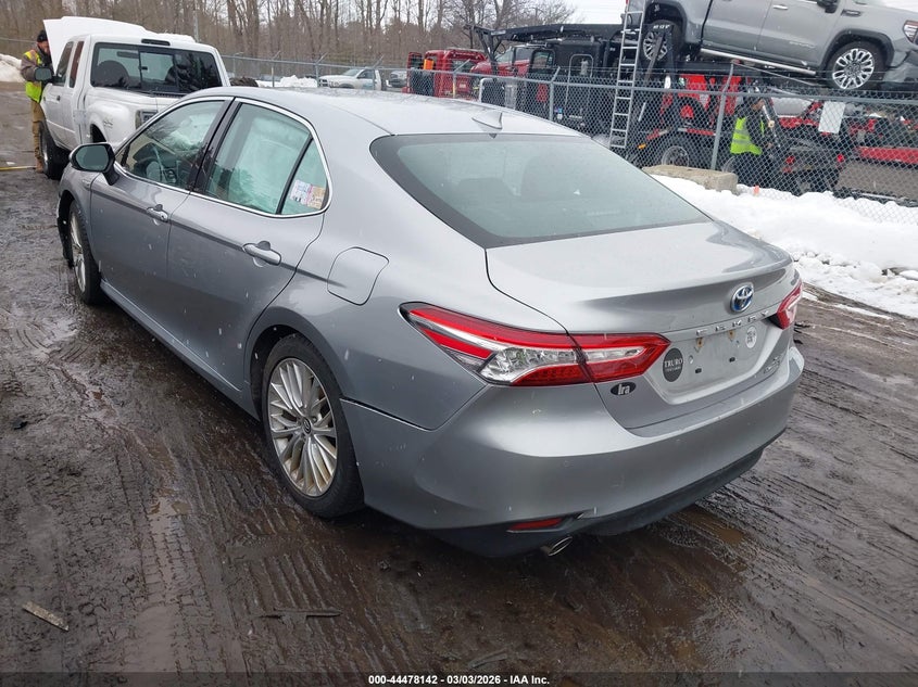 2019 Toyota Camry Hybrid Xle