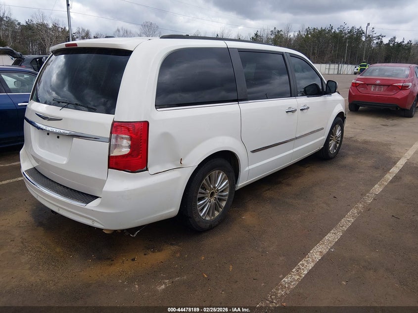 2013 Chrysler Town & Country Touring-L