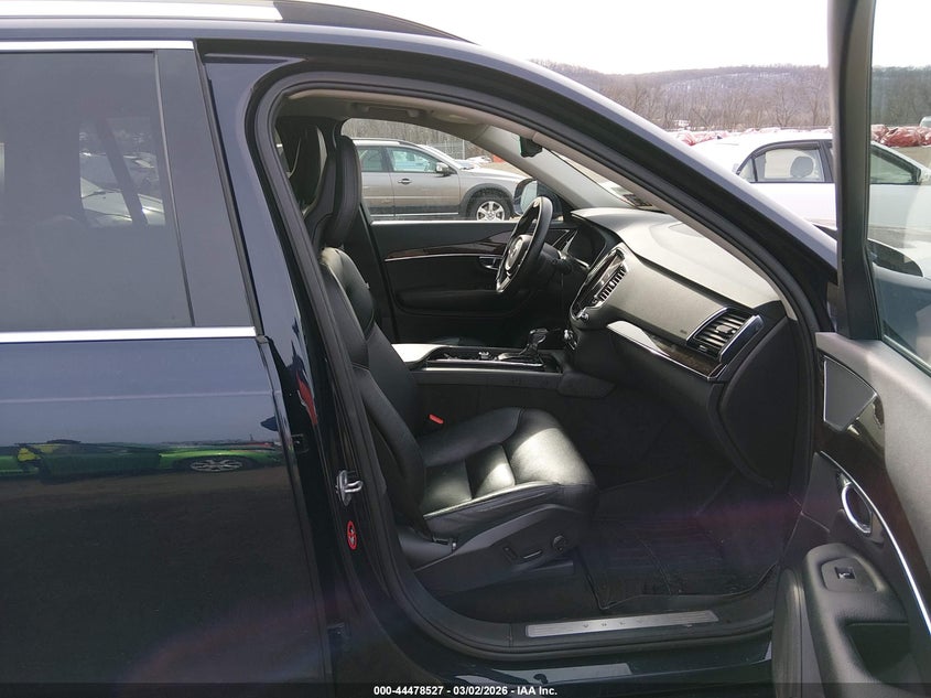 2016 Volvo Xc90 T6 Momentum