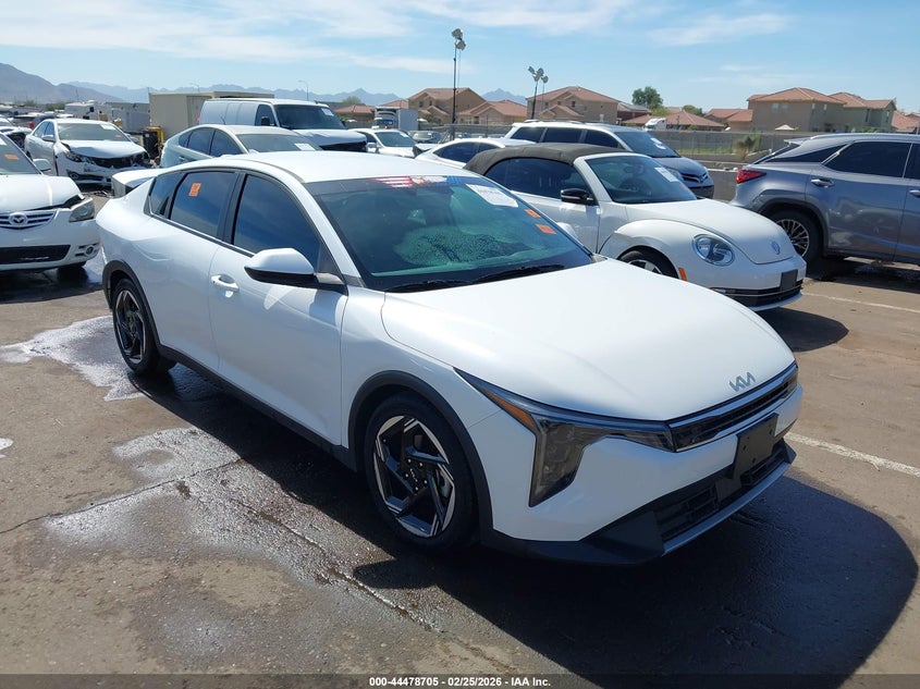 Vin: 3kpfu4de4se028115, lot: 44975384, kia k4 ex 2025 img_1