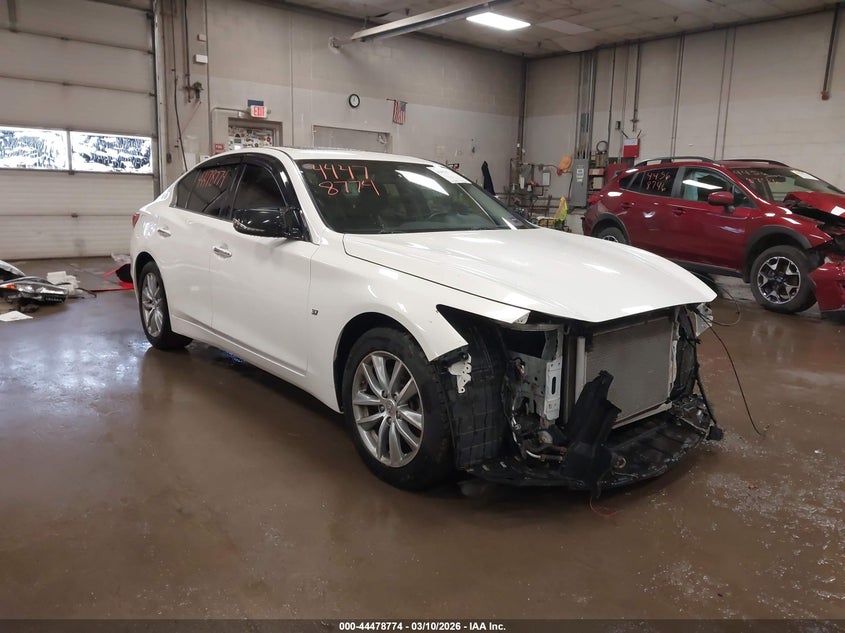 2015 INFINITI Q50