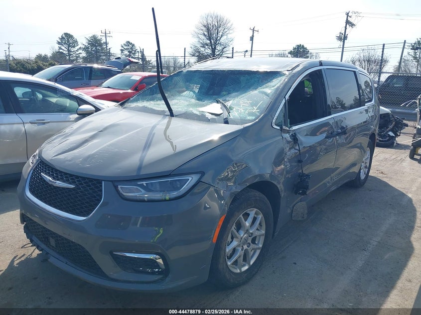 2025 Chrysler Pacifica Select