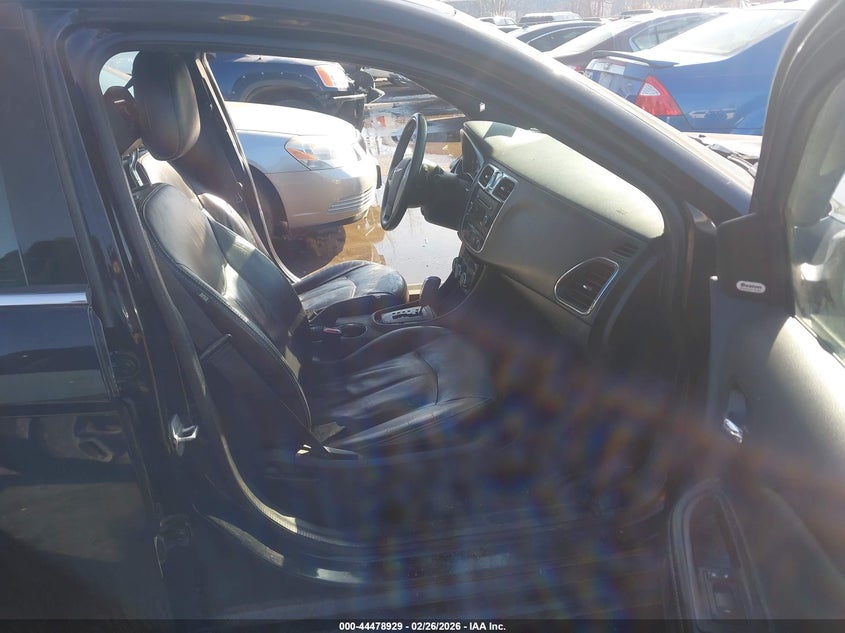 2013 Chrysler 200 Limited