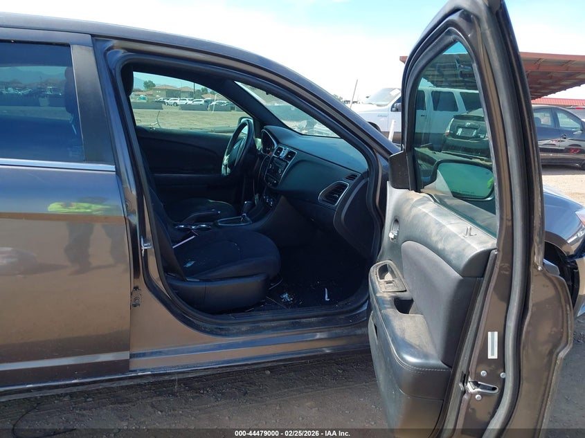 2014 Chrysler 200 Touring