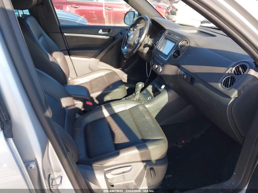 2016 Volkswagen Tiguan R-Line