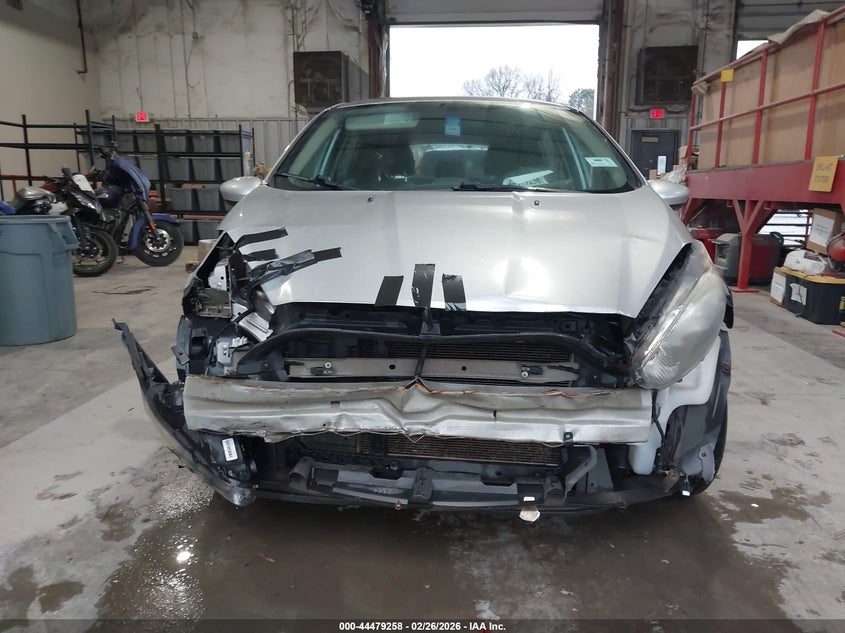 2018 Ford Fiesta 1.6 Se Silver Lot 111044479258 Vin 3FADP4EJ1JM122795