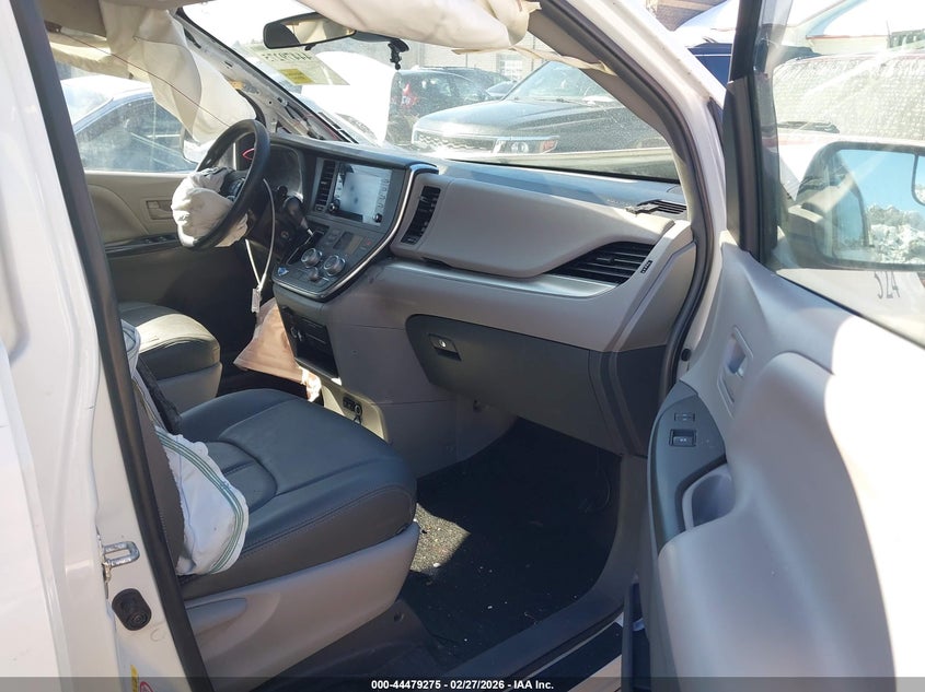 2018 Toyota Sienna L 7 Passenger