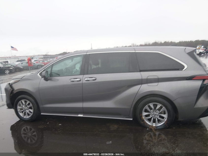 VIN 5TDYRKEC1NS076743 2022 TOYOTA SIENNA XLE