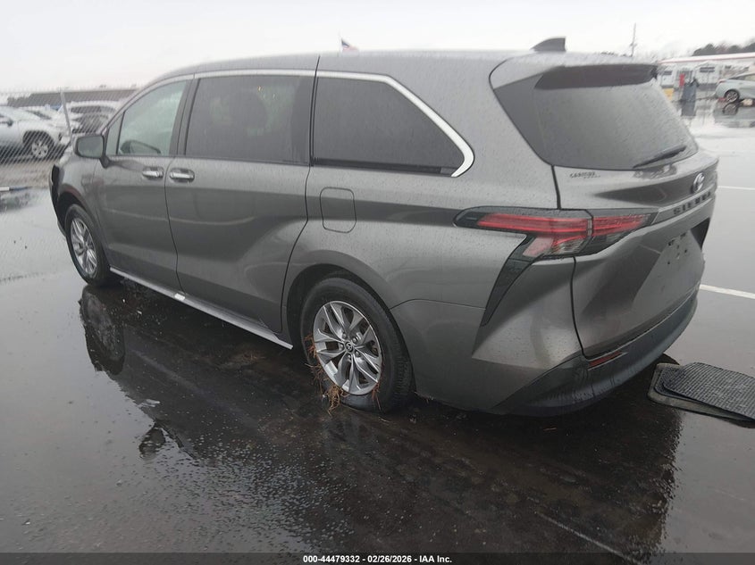 VIN 5TDYRKEC1NS076743 2022 TOYOTA SIENNA XLE