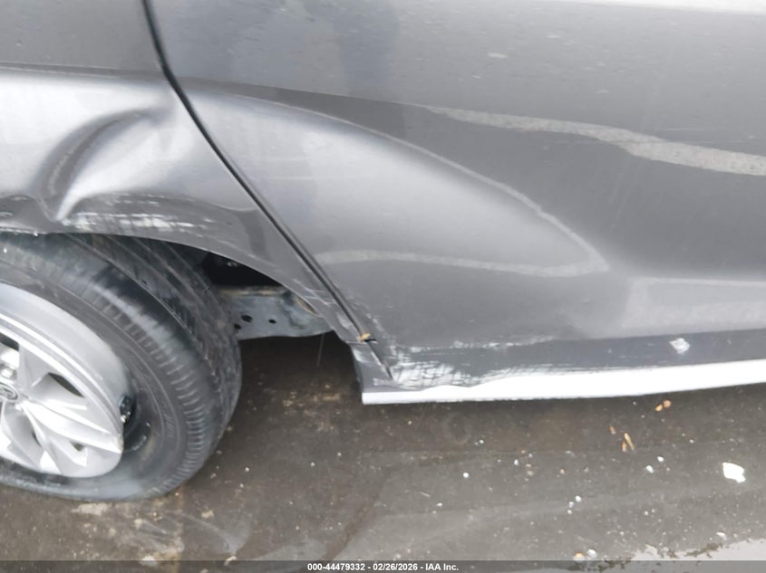 VIN 5TDYRKEC1NS076743 2022 TOYOTA SIENNA XLE