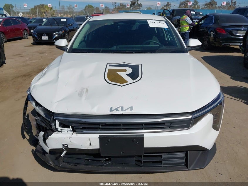 2025 Kia K4 2.0 Lxs White Lot 111044479420 Vin 3KPFT4DE4SE230326