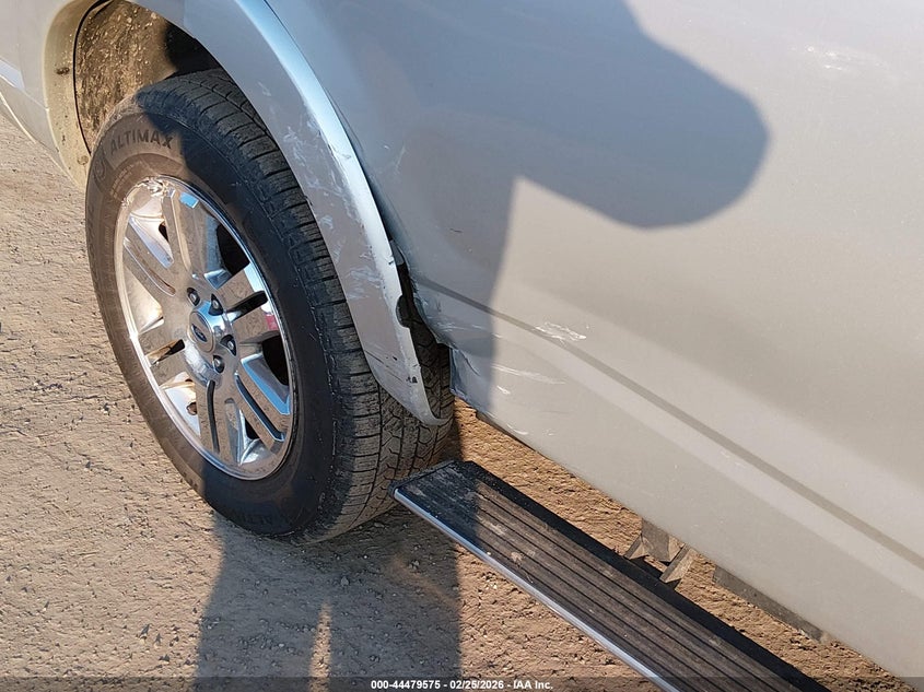 2010 FORD EXPLORER auction photo 6