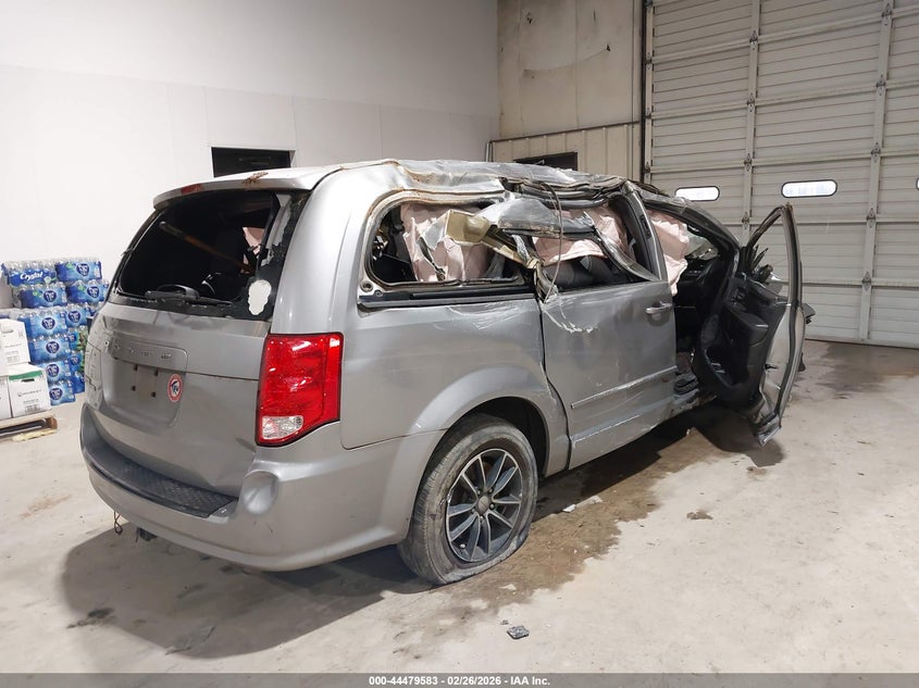 2C4RDGBG7GR315067 2016 Dodge Caravan 3.6 Grand Se Plus silver