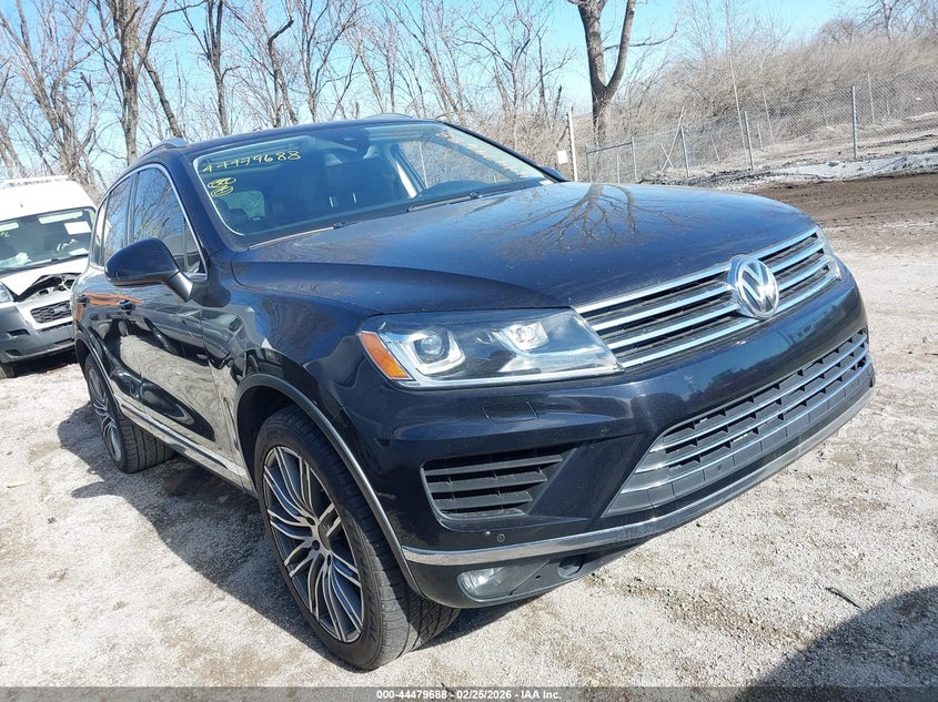 2015 Volkswagen Touareg V6 Lux