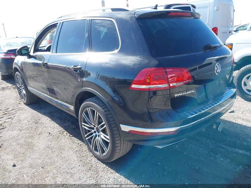 2015 Volkswagen Touareg V6 Lux