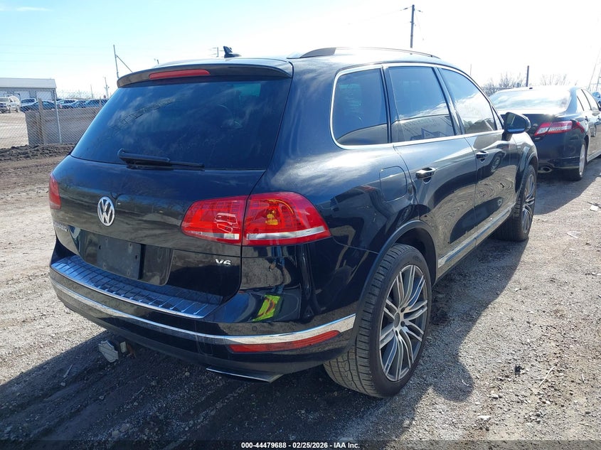 2015 Volkswagen Touareg V6 Lux