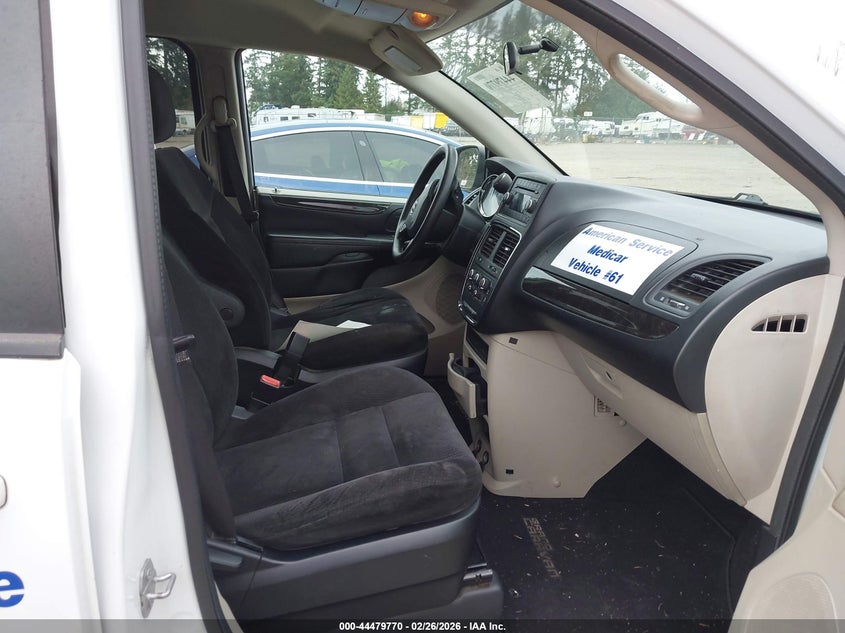 2C4RDGBG3FR559829 2015 Dodge Caravan 3.6 Grand Se white