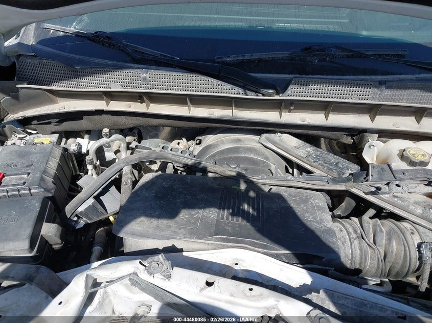 3GTPHDED5PG135619 2023 Gmc SIERRA 5.3 1500 2Wd Short Box Slt white