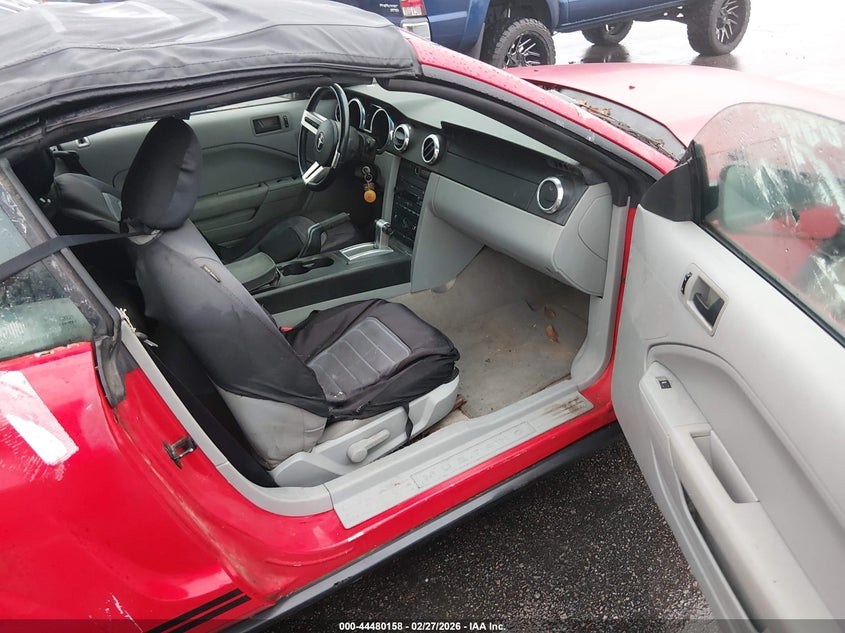 2007 Ford Mustang V6 Deluxe/V6 Premium