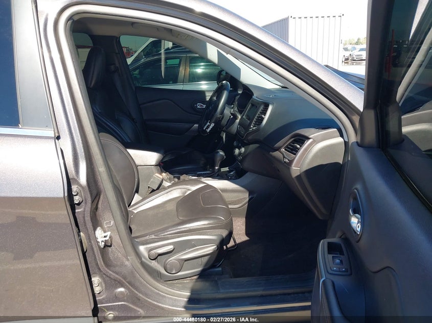 2019 Jeep Cherokee Latitude Plus Fwd