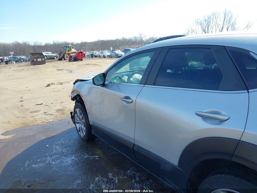 2020 Mazda Cx-30 2.5 Cx-30 Select Package silver Lot 111044480184 Vin 3MVDMACL4LM119090