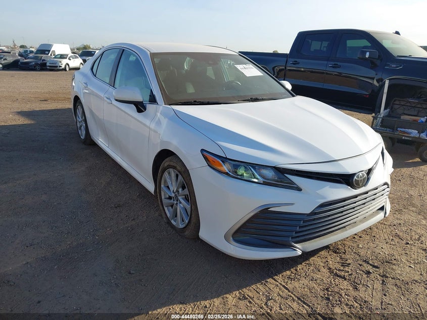 2022 Toyota Camry Le