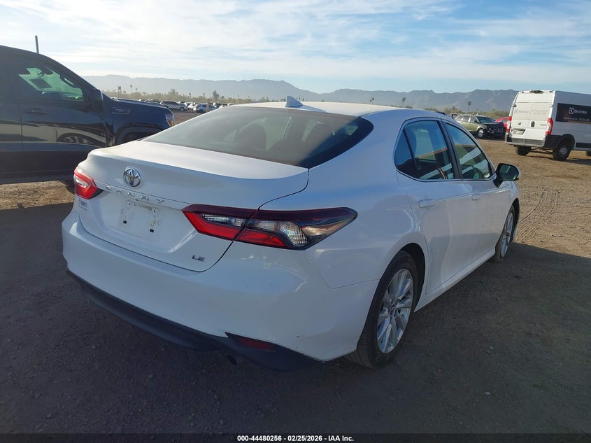2022 Toyota Camry Le