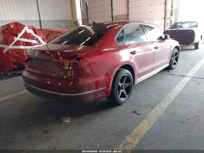 2018 Volkswagen Passat 2.0T R-Line/2.0T S