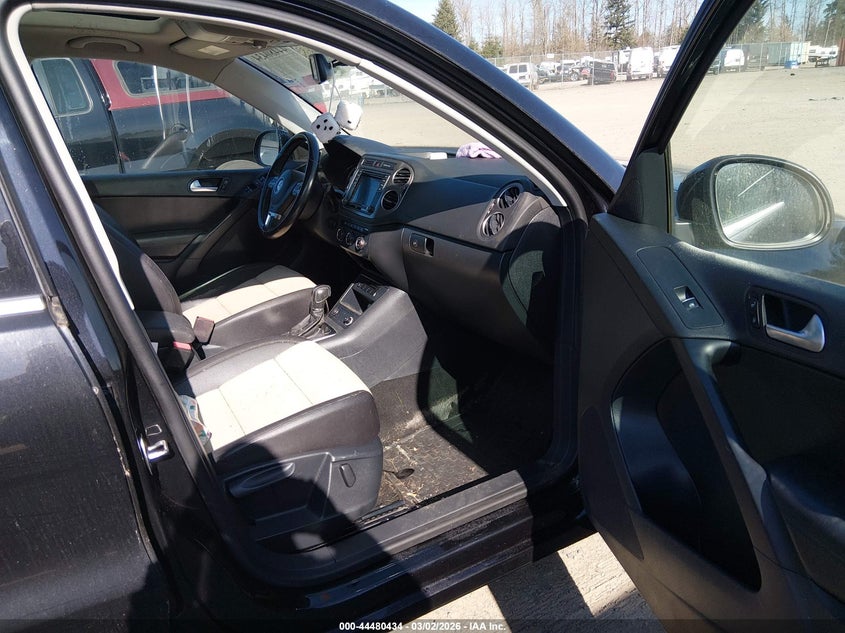 2017 VOLKSWAGEN TIGUAN auction photo 5