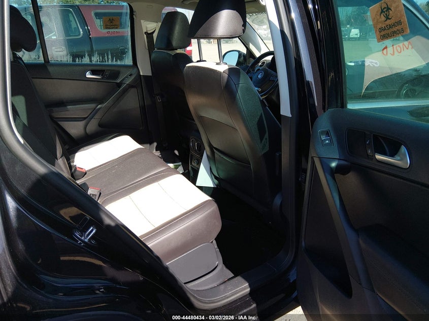 2017 VOLKSWAGEN TIGUAN auction photo 8