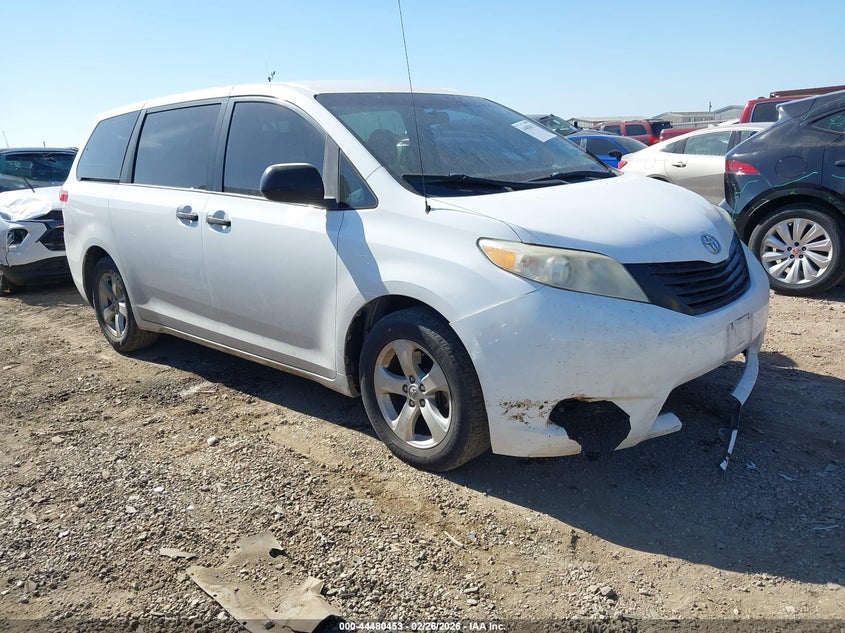 2014 Toyota Sienna L V6 7 Passenger