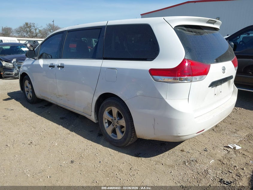 2014 Toyota Sienna L V6 7 Passenger