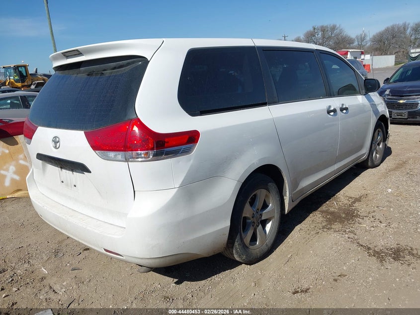 2014 Toyota Sienna L V6 7 Passenger