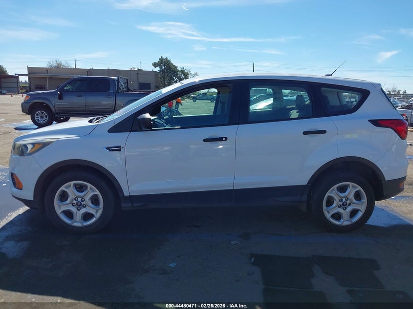2019 Ford Escape 2.5 S White Lot 111044480471 Vin 1FMCU0F72KUB79834