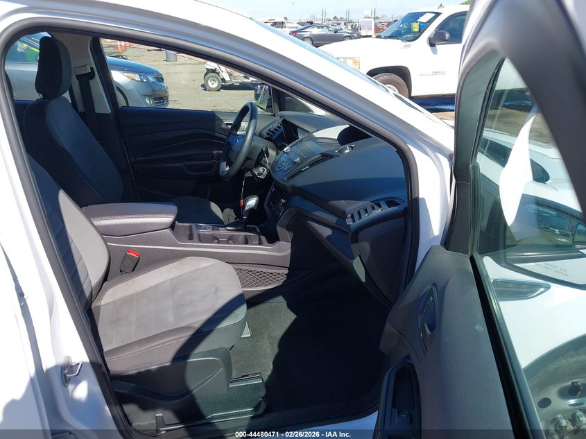 2019 Ford Escape 2.5 S White Lot 111044480471 Vin 1FMCU0F72KUB79834