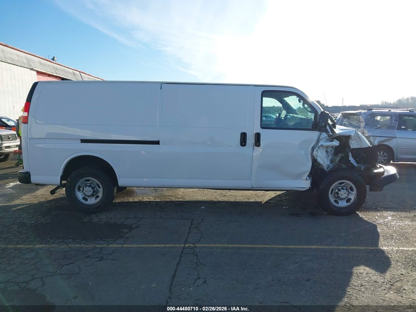 VIN 1GCZGHFP7N1272844 2022 CHEVROLET EXPRESS CARGO RWD 3500 EXTENDED WHEELBASE WT