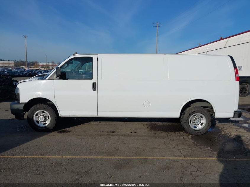 VIN 1GCZGHFP7N1272844 2022 CHEVROLET EXPRESS CARGO RWD 3500 EXTENDED WHEELBASE WT