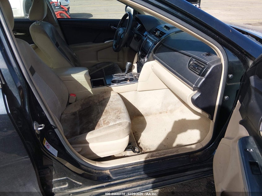 2014 Toyota Camry Hybrid Le