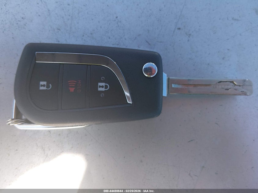 VIN JTMMWRFV2SD331732 2025 TOYOTA RAV4 HYBRID LE
