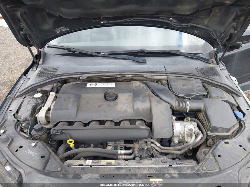 2011 Volvo Xc70 T6 VIN: YV4902BZ8B1102140 Lot: 44480881