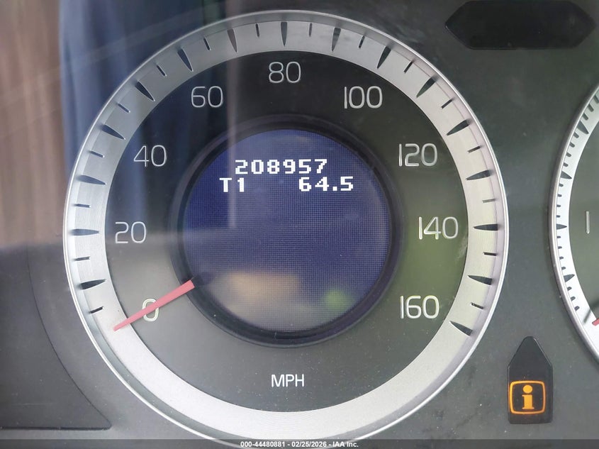 2011 Volvo Xc70 T6 VIN: YV4902BZ8B1102140 Lot: 44480881