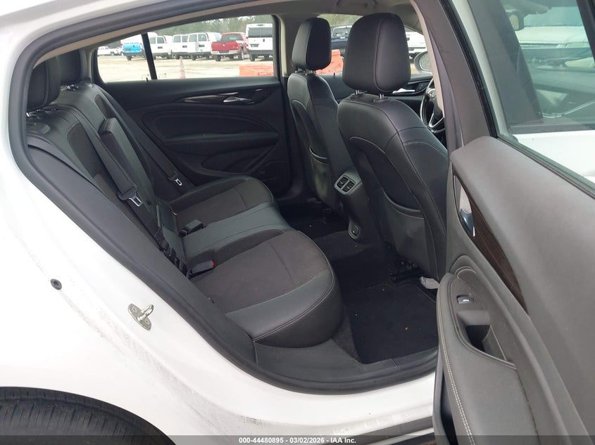 2019 Buick Regal Sportback Preferred Ii VIN: W04GM6SX4K1039844 Lot: 44480895