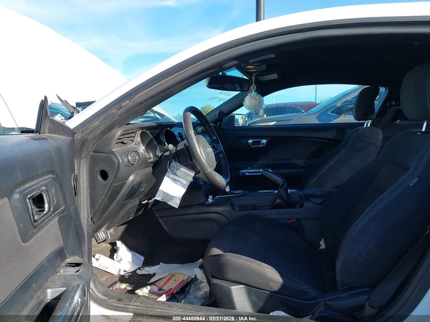 2016 Ford Mustang V6