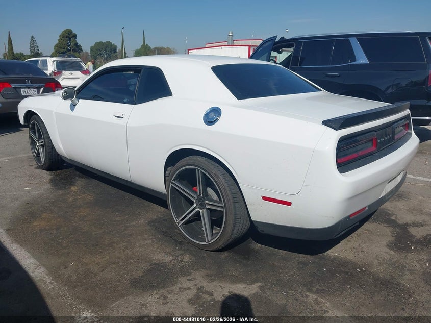 2017 Dodge Challenger 3.6 Sxt white Lot 111044481010 Vin 2C3CDZAG5HH629265