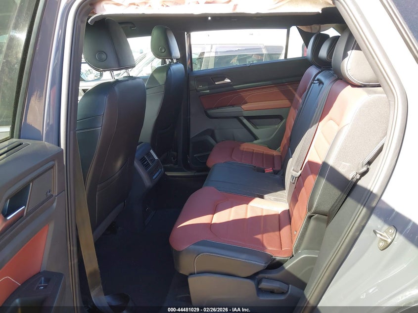 2022 Volkswagen Atlas Cross Sport 3.6L V6 Sel Premium R-Line VIN: 1V2FE2CA7NC215715 Lot: 44481029