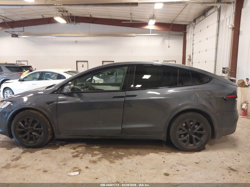 2023 Tesla Model x Plaid Tri Motor All-Wheel Drive grey Lot 111044481713 Vin 7SAXCBE60PF373570